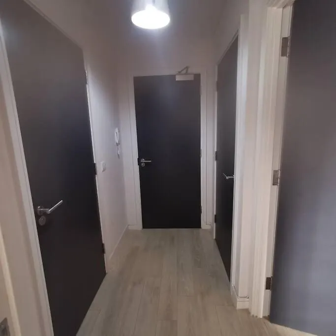 1 Bed Apartment In Cardiff Bay -Dixie Buildings